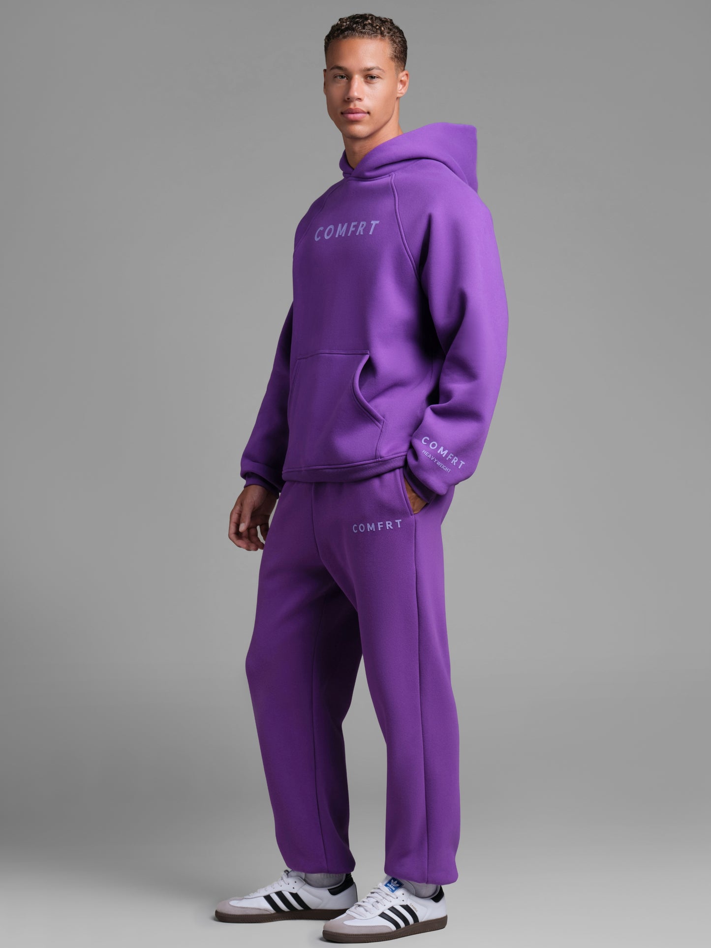 Violet / M