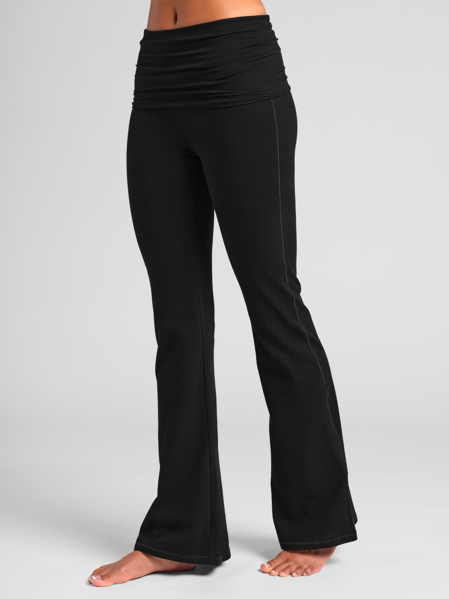 Black / F
