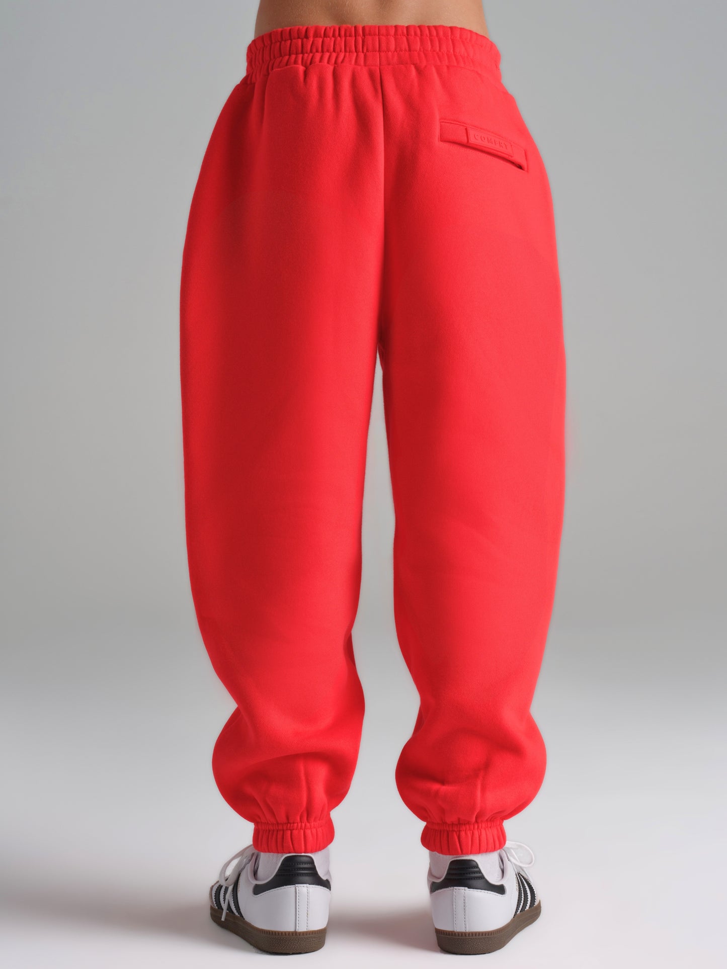 Crimson / Raphaella