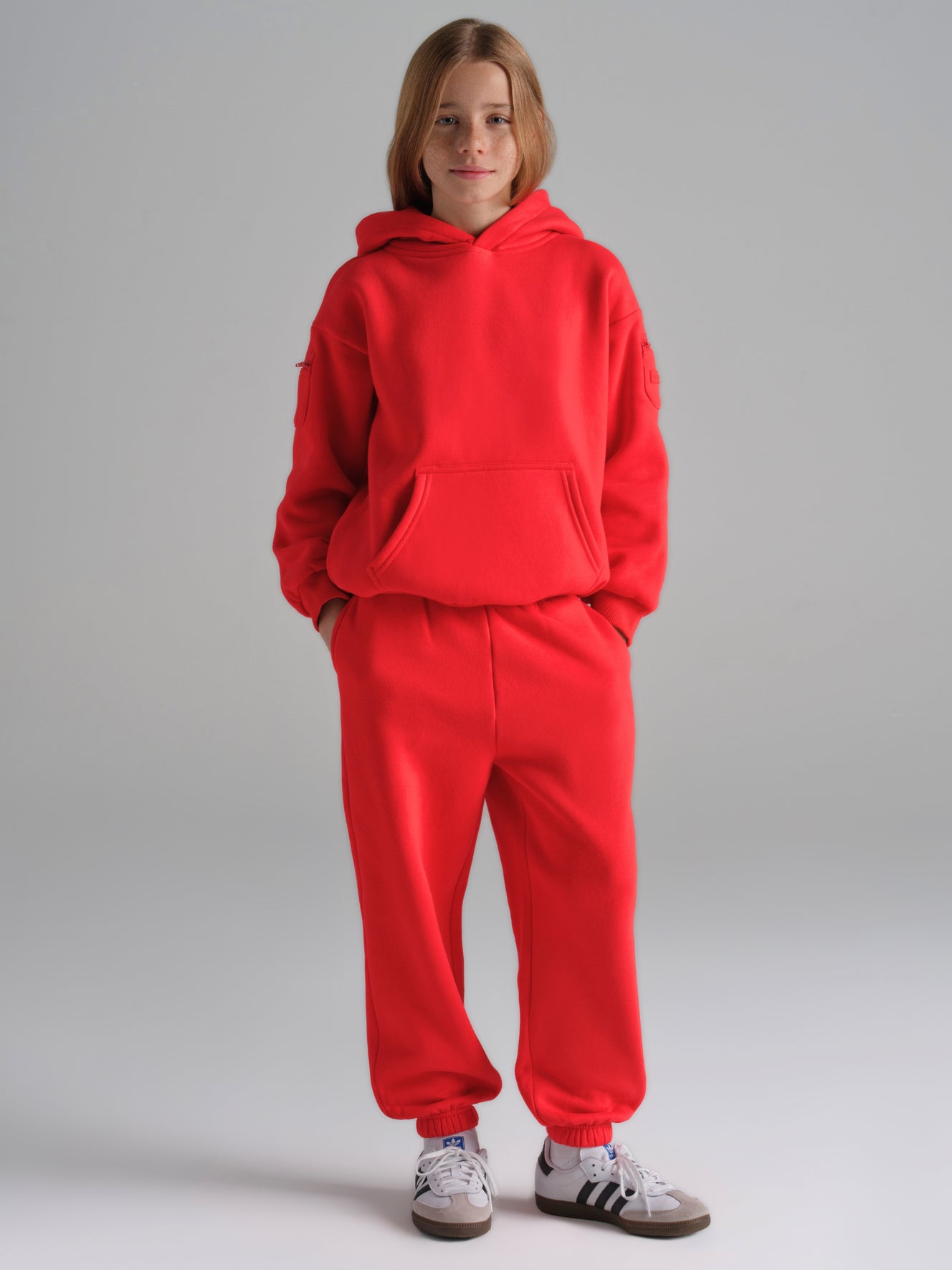 Crimson / Raphaella