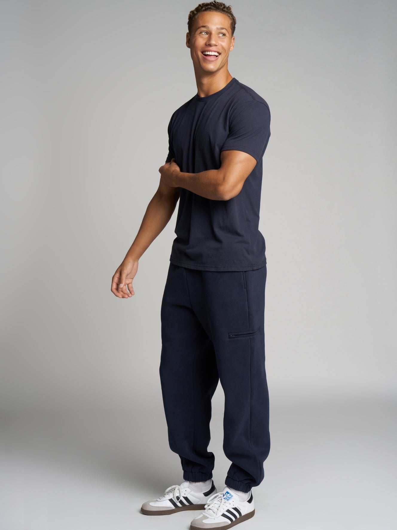 Navy / M
