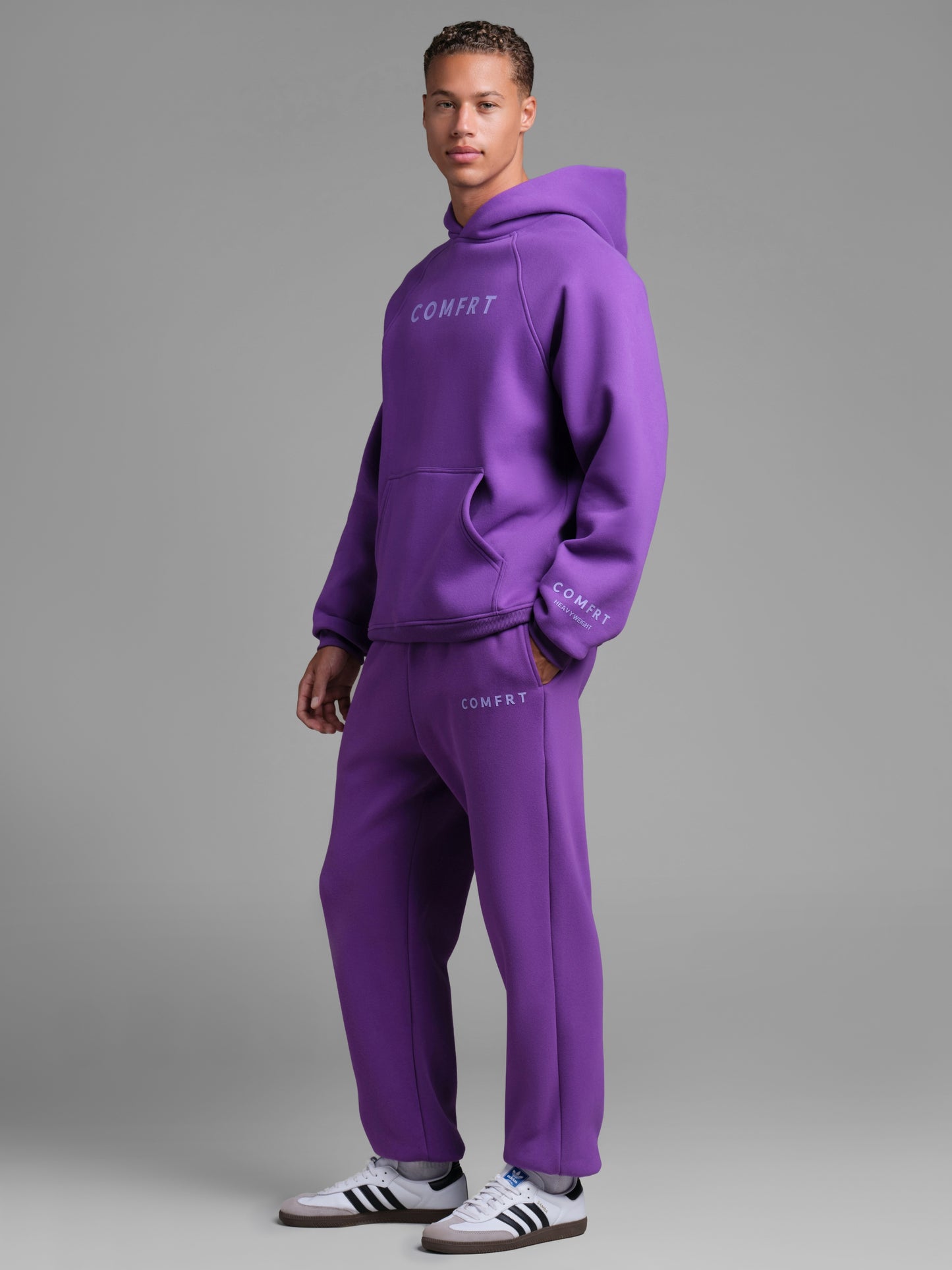 Violet / M