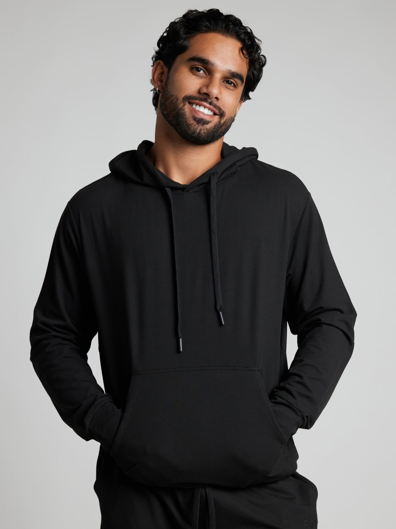 Onyx Black / M