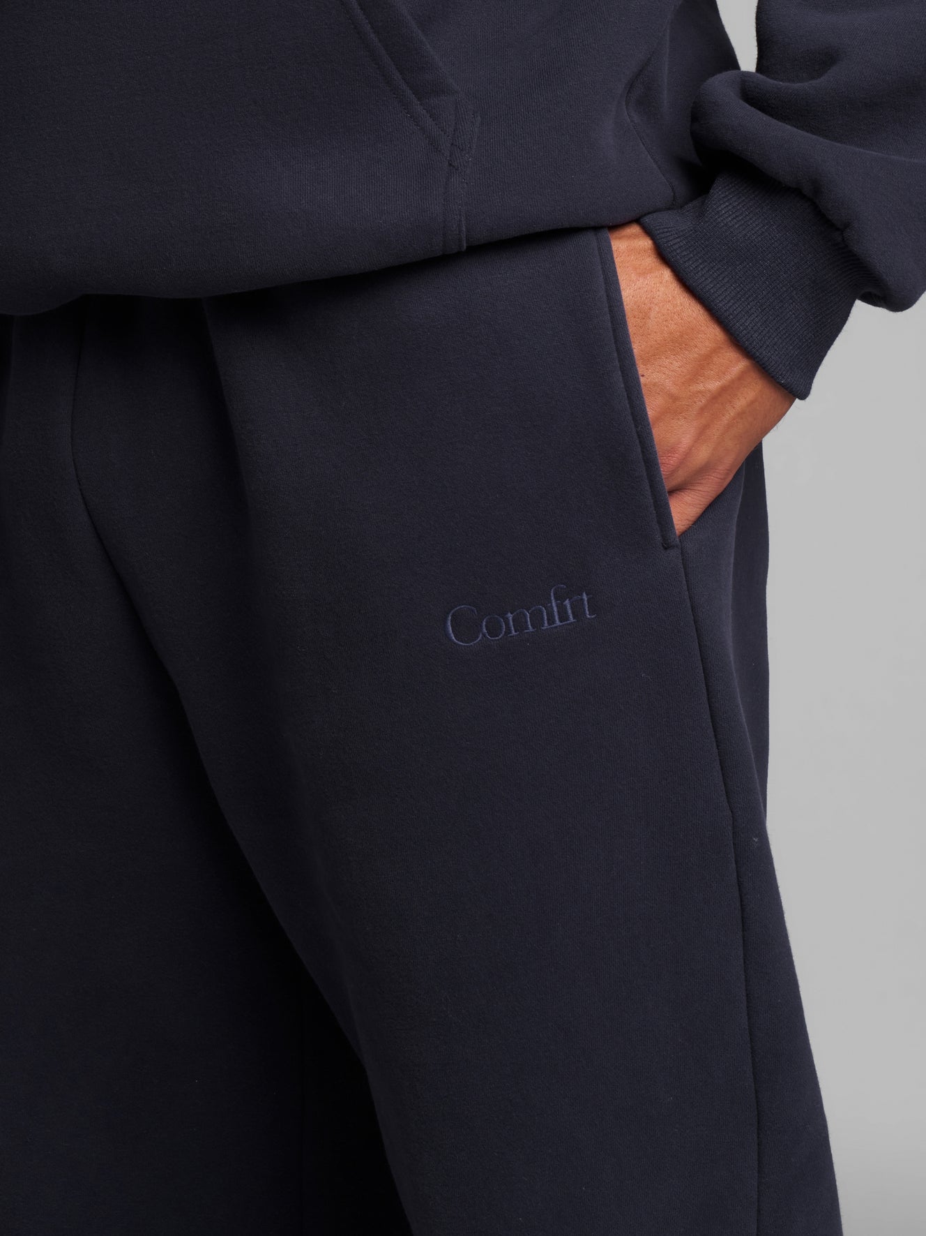 Navy / M