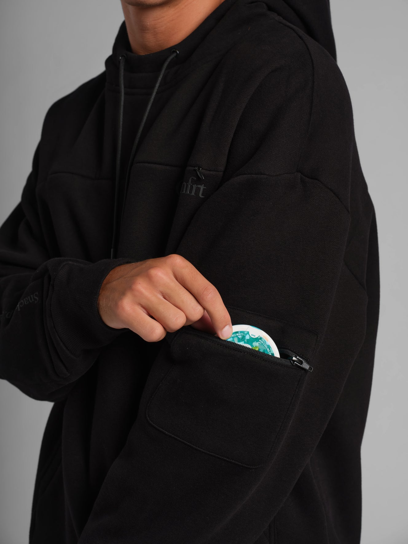 Onyx Black / M