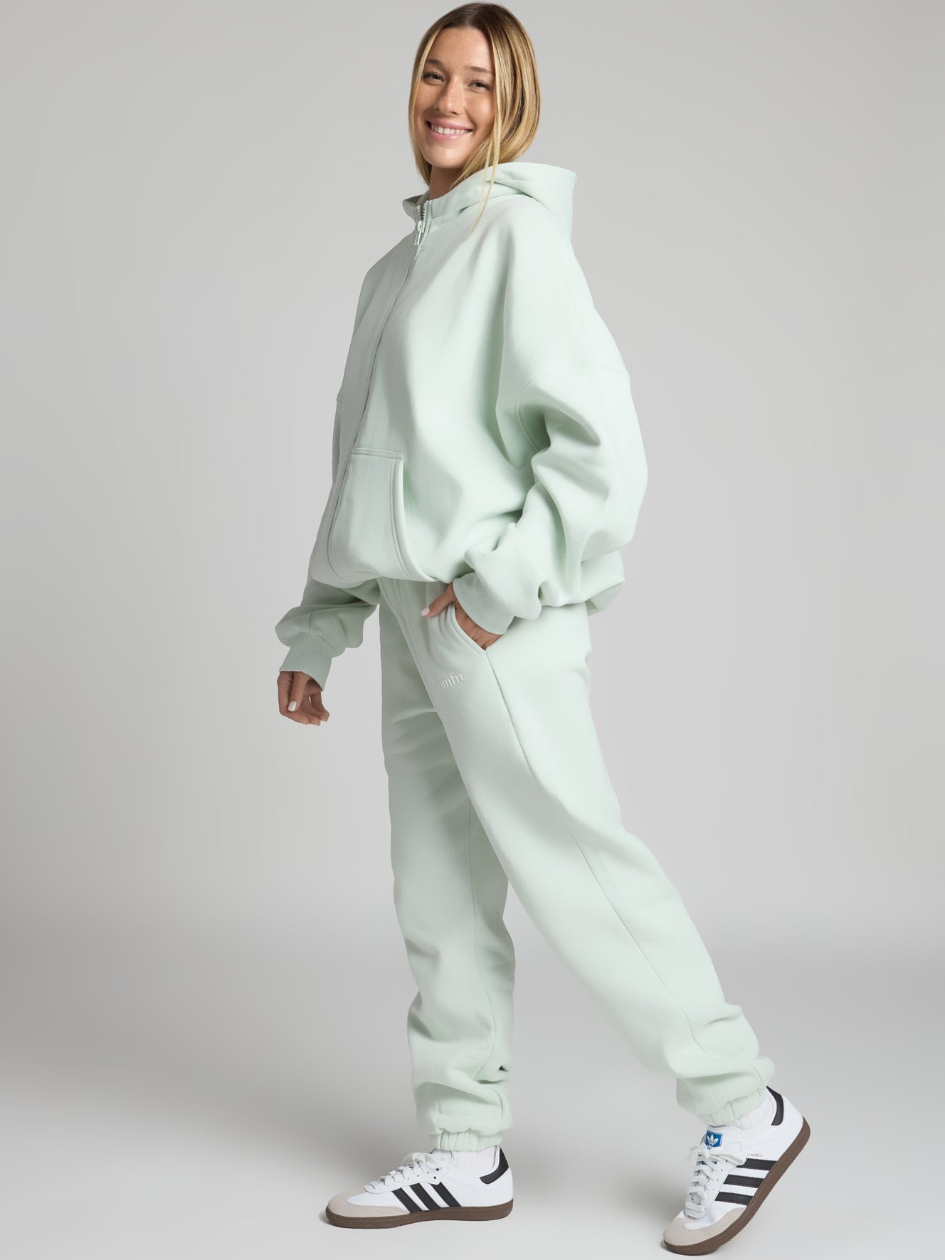 Pale Mint / F