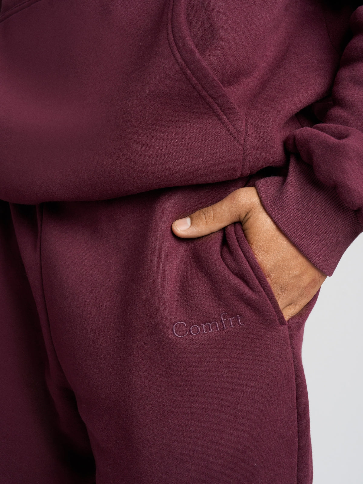 Maroon / M