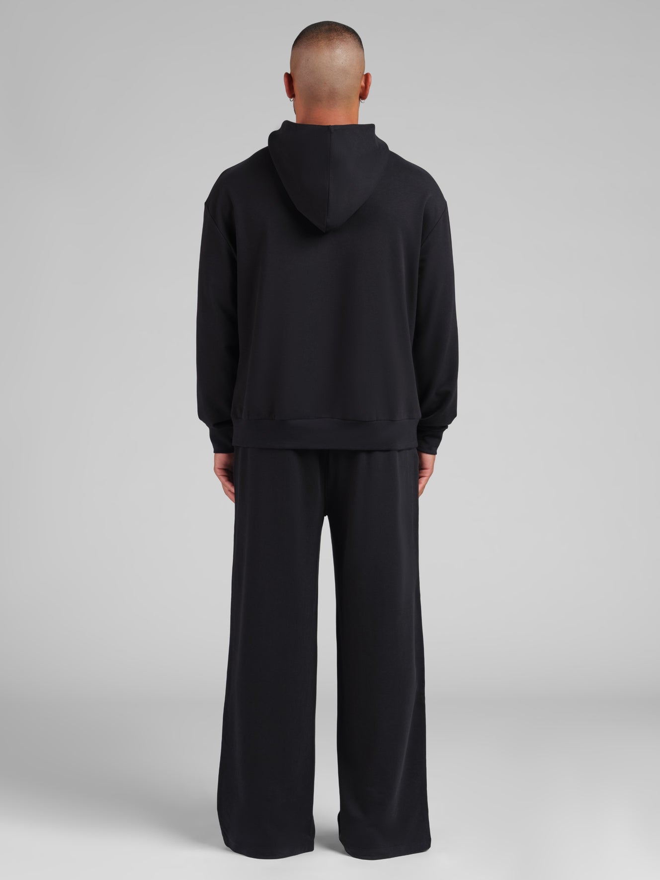 Onyx Black / M