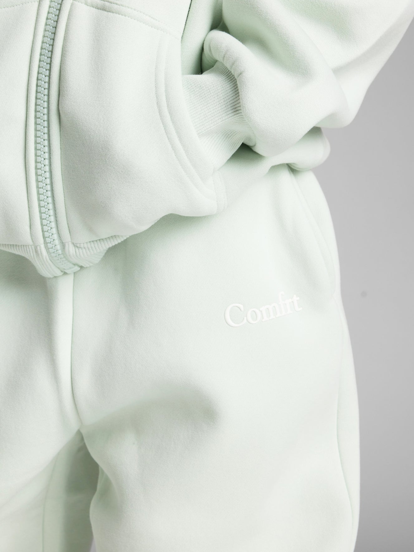Pale Mint / Arina