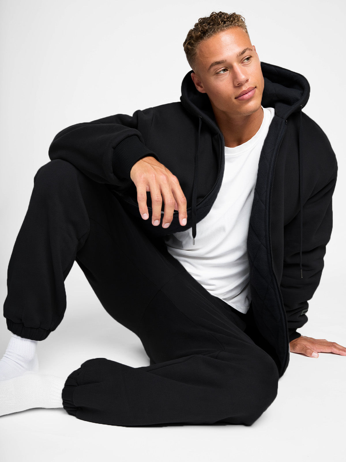 Onyx Black / M