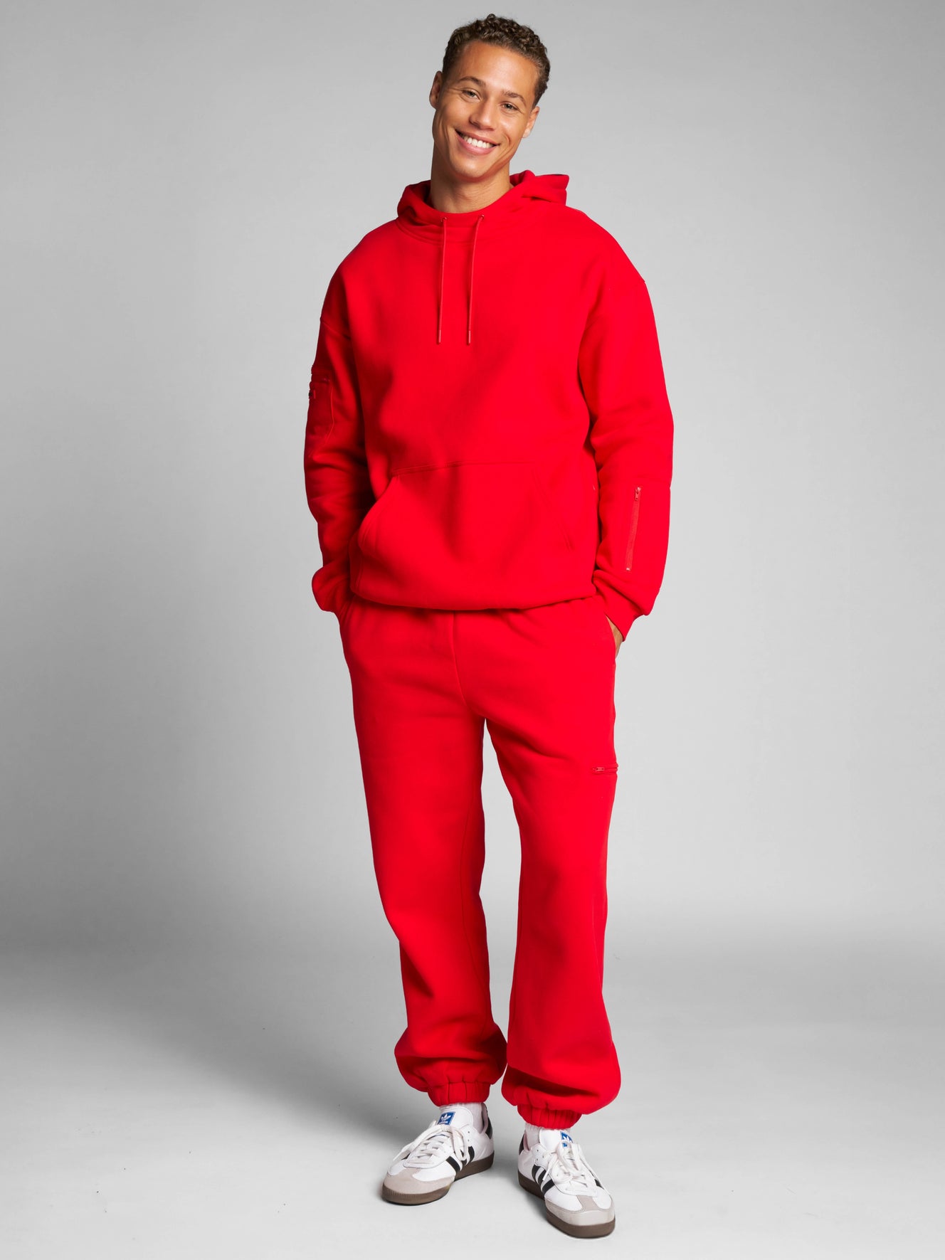 Crimson / M