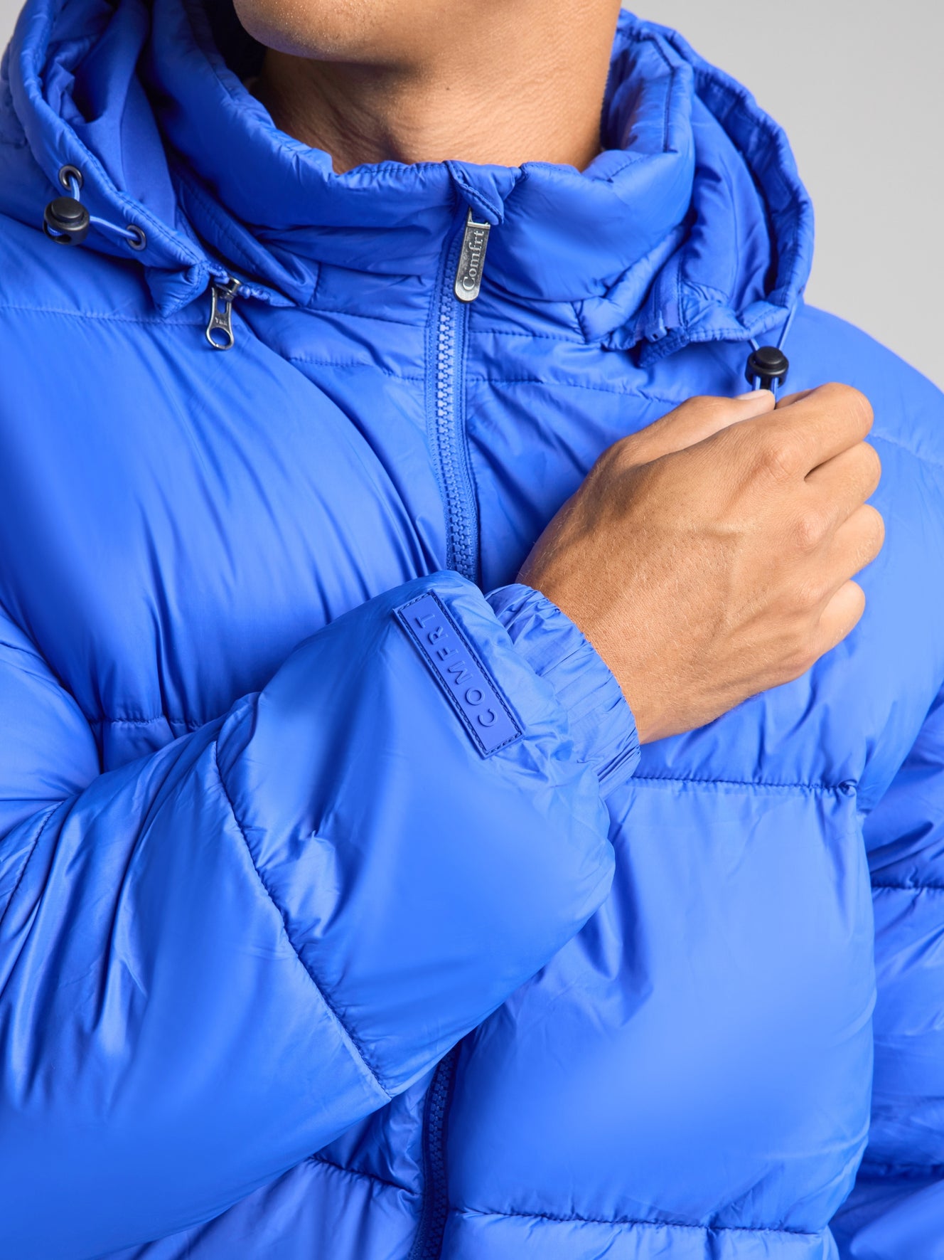Electric Blue / M